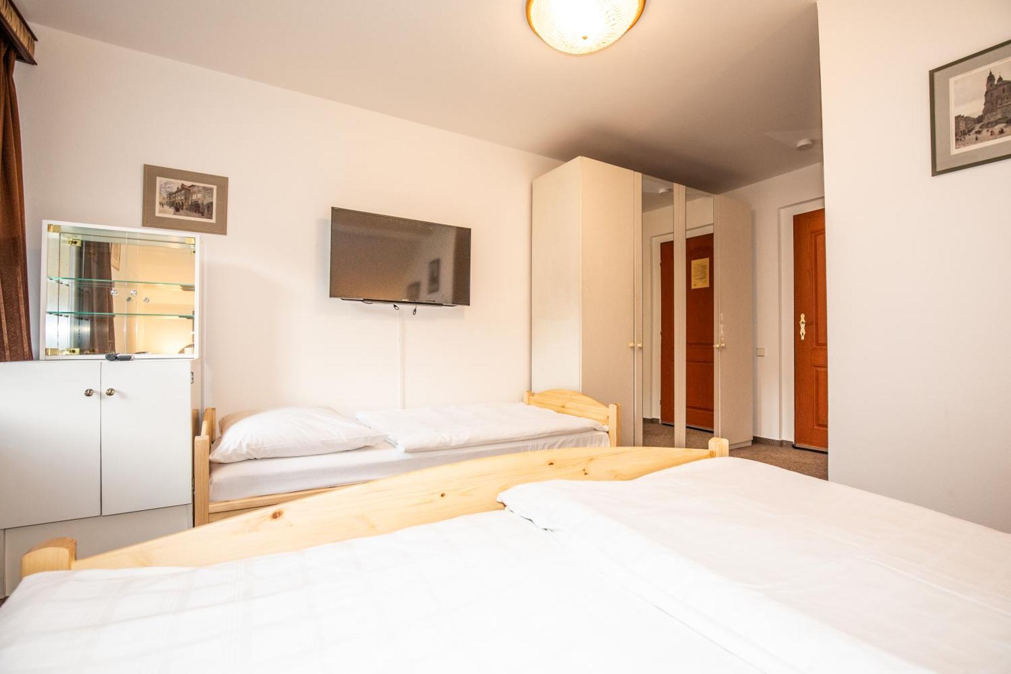 Resort U Jelena Křivoklát Ruang foto