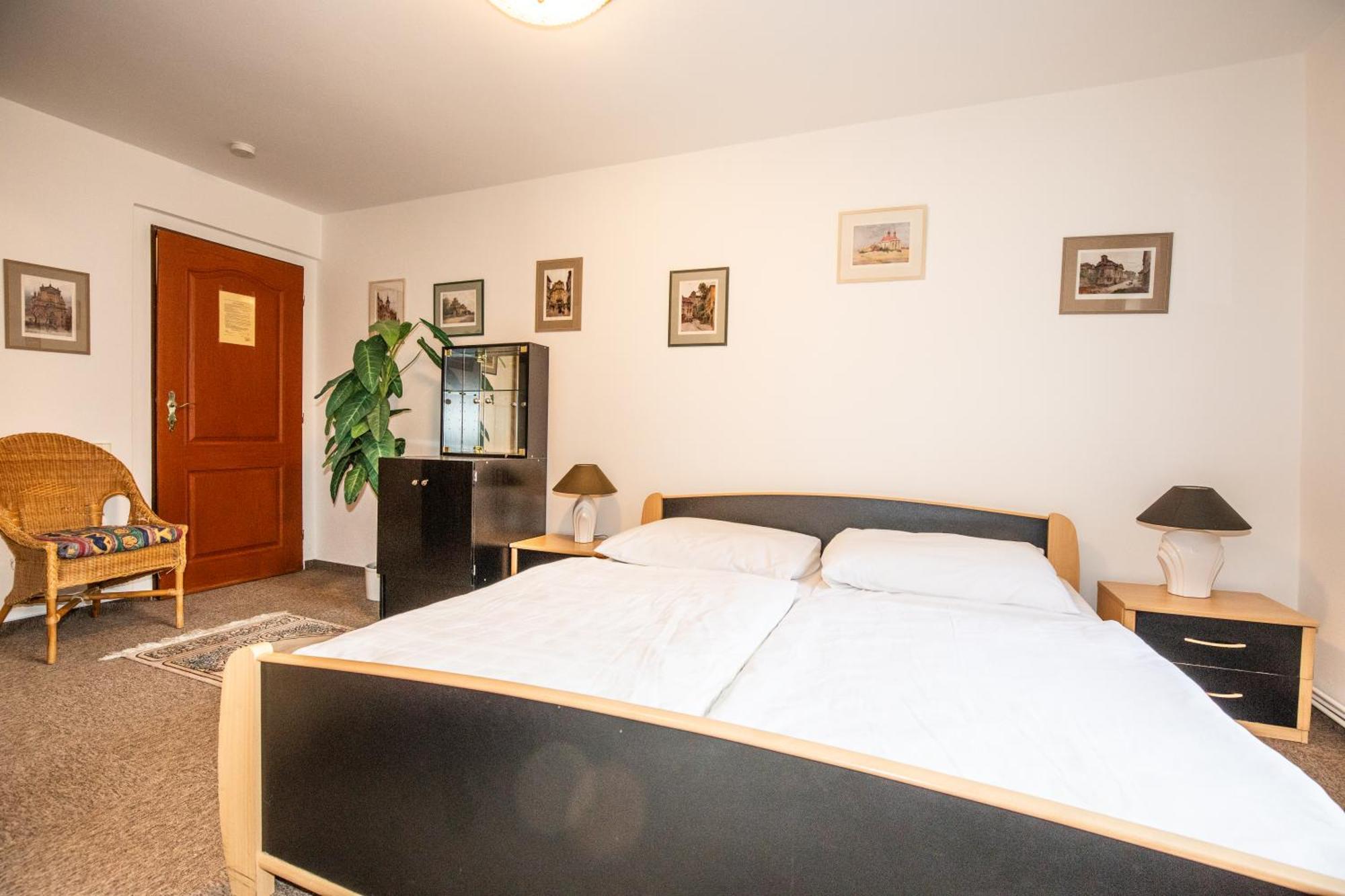 Resort U Jelena Křivoklát Ruang foto