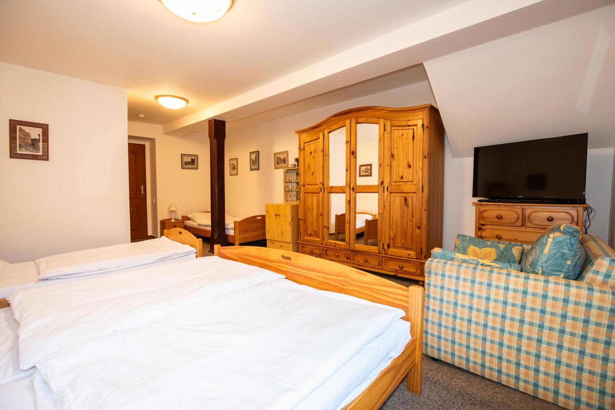 Resort U Jelena Křivoklát Bagian luar foto