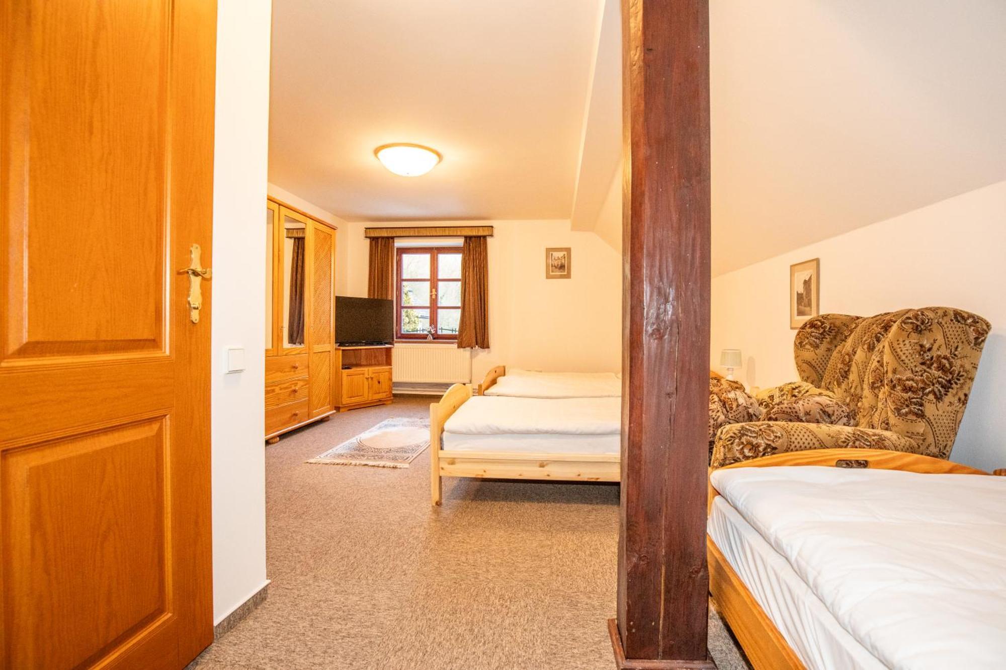 Resort U Jelena Křivoklát Ruang foto