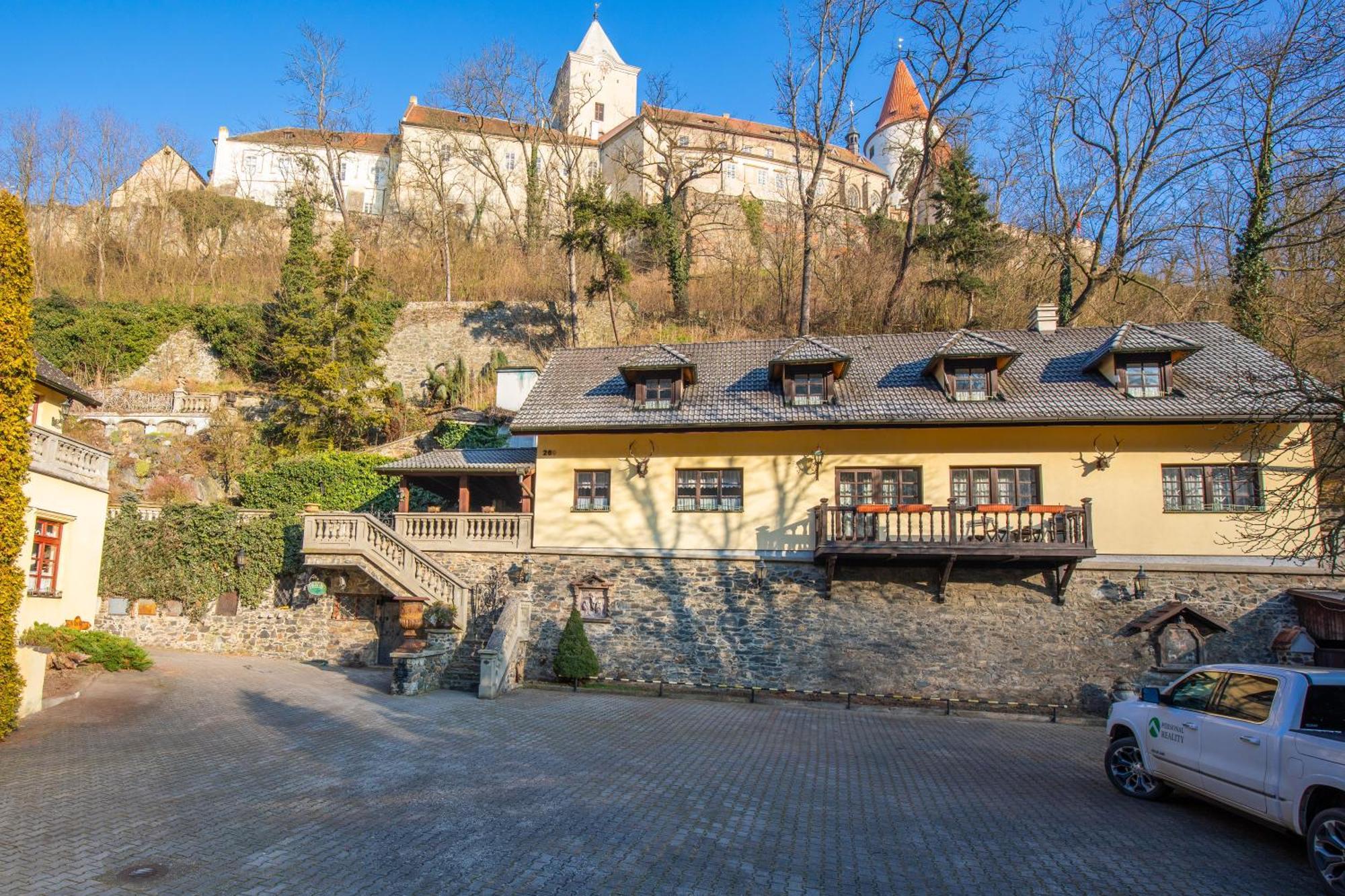 Resort U Jelena Křivoklát Bagian luar foto