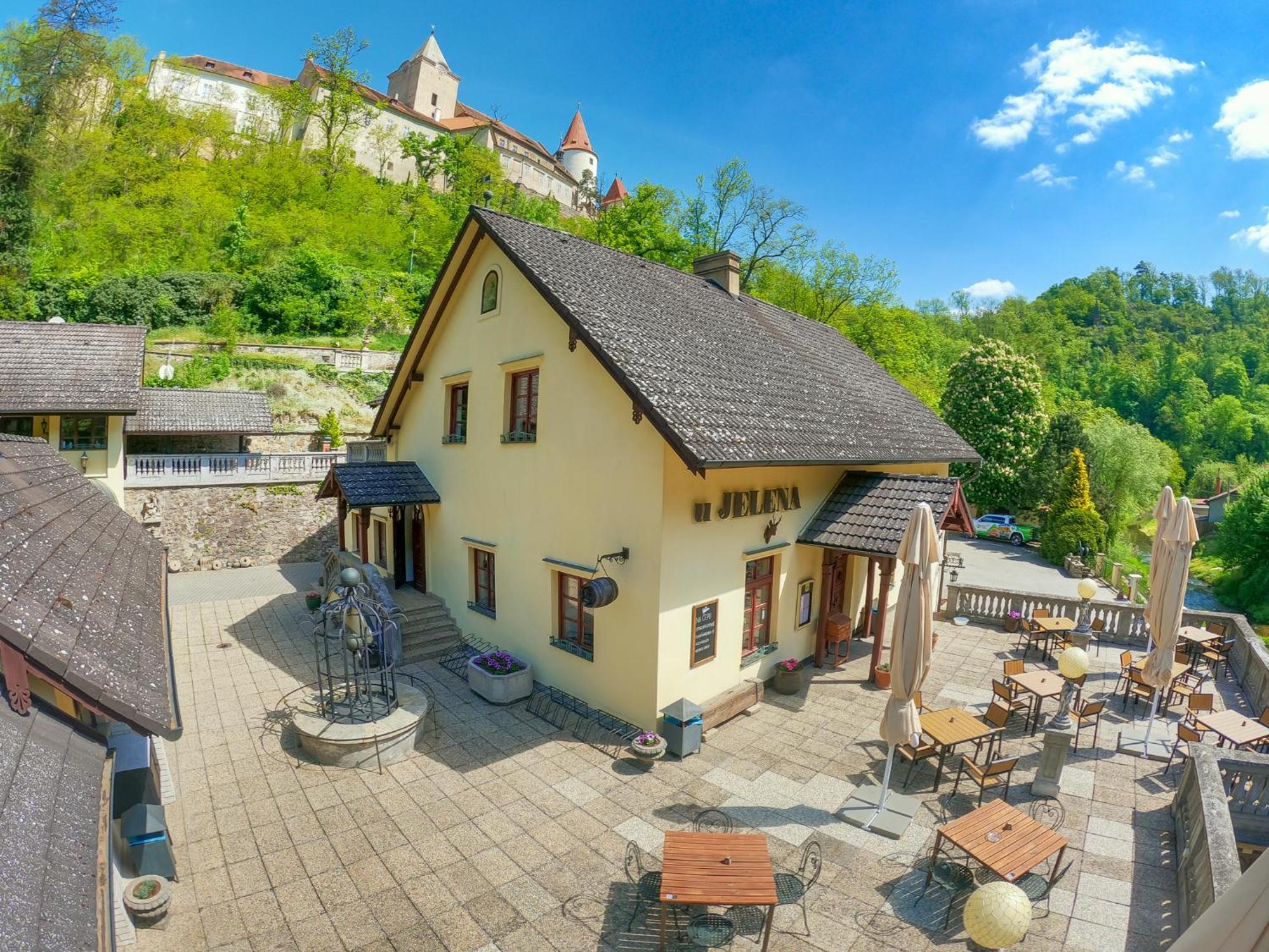 Resort U Jelena Křivoklát Bagian luar foto