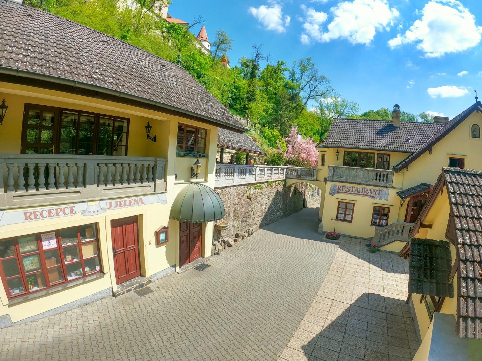 Resort U Jelena Křivoklát Bagian luar foto